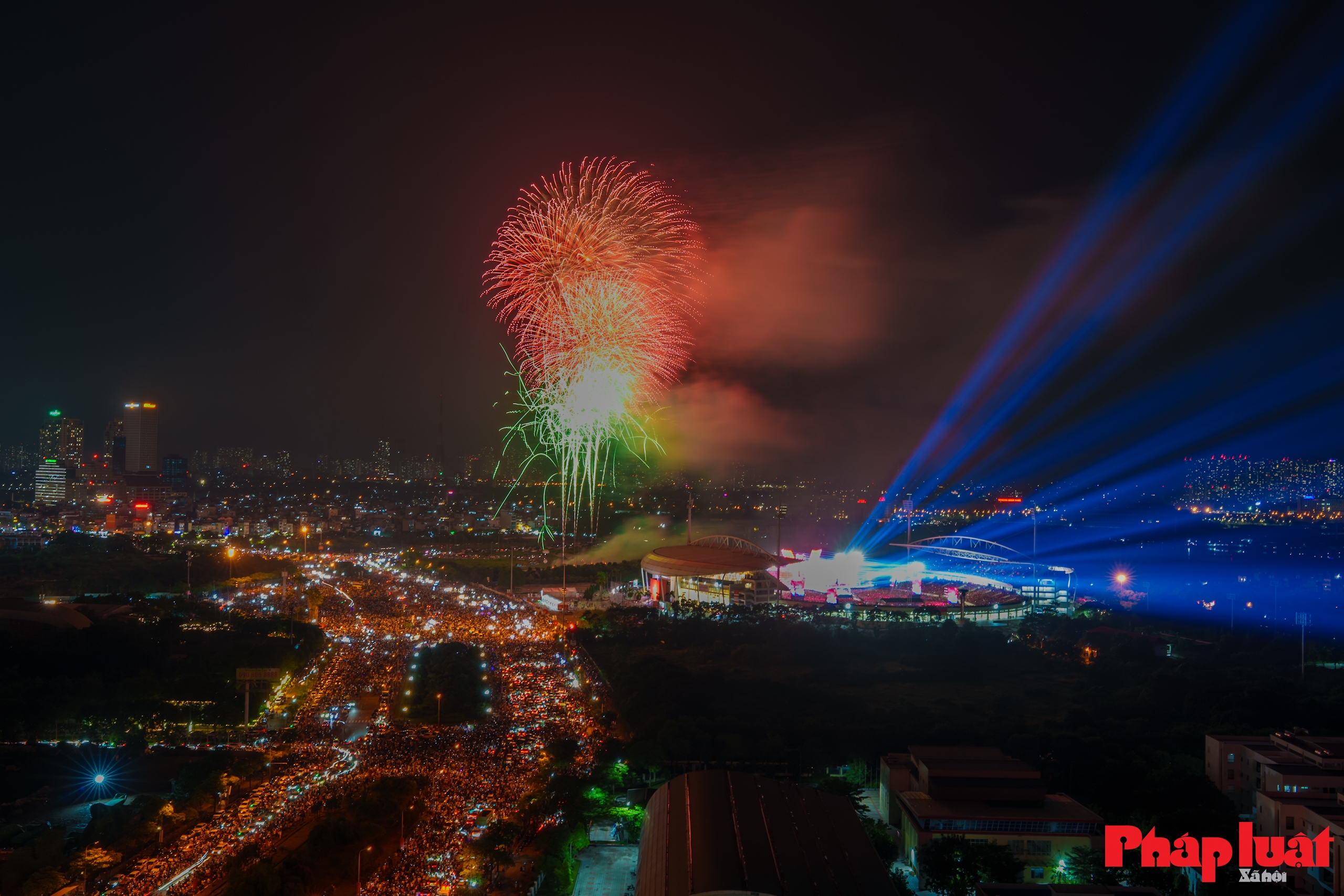 Hà Nội rực rỡ đêm pháo hoa tại chương trình “Tổ quốc trong tim”