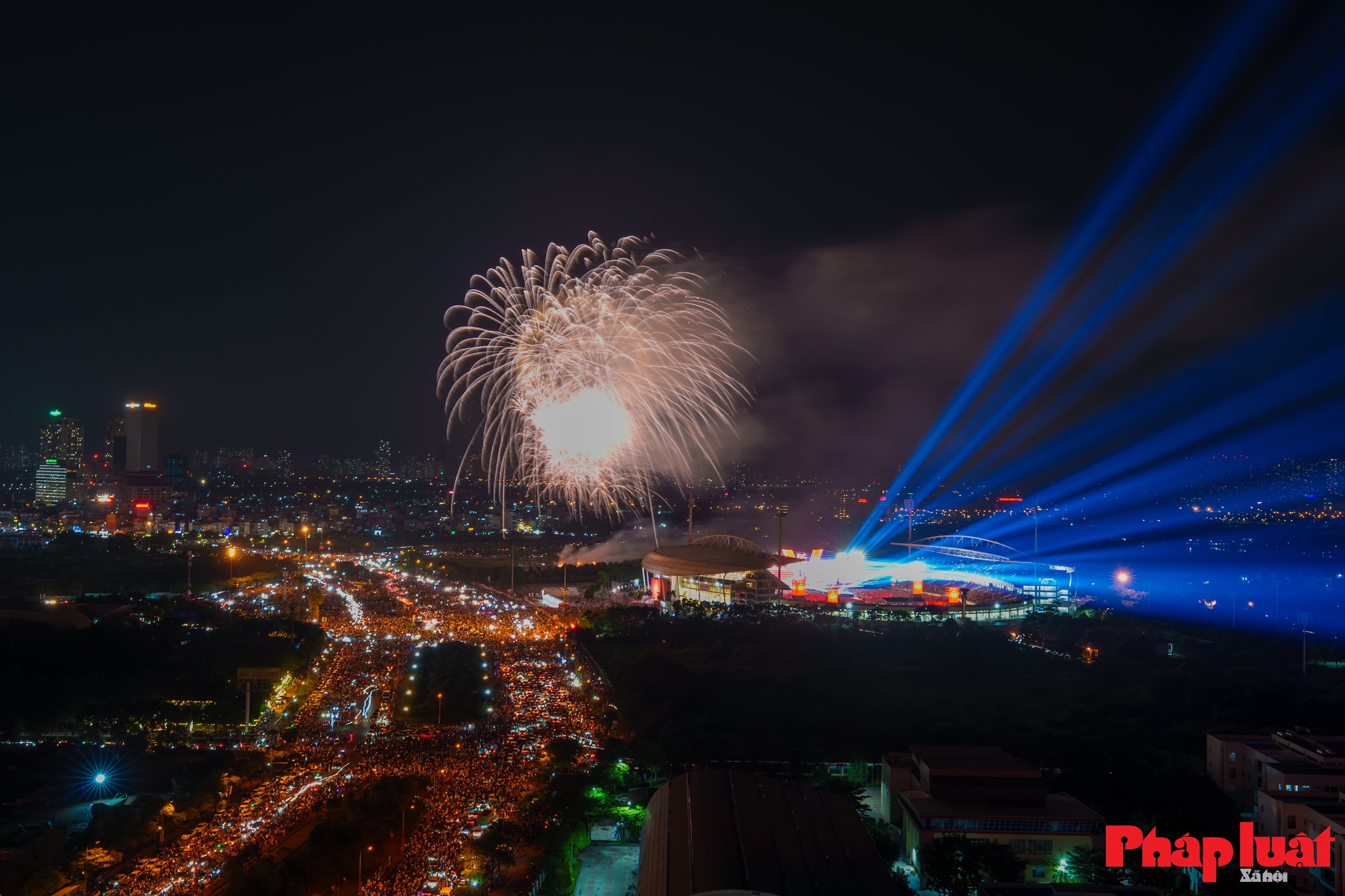 Hà Nội rực rỡ đêm pháo hoa tại chương trình “Tổ quốc trong tim”