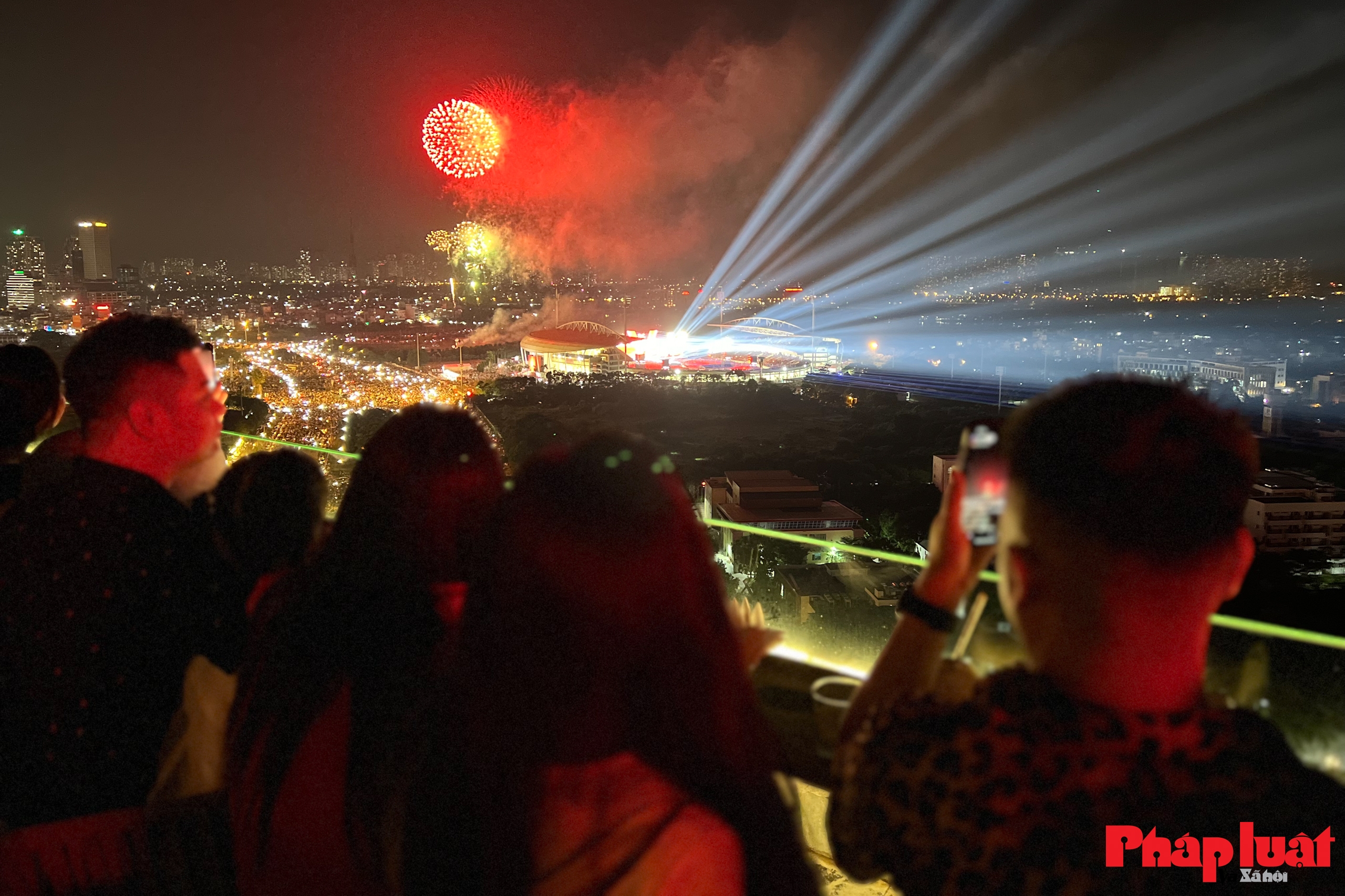 Hà Nội rực rỡ đêm pháo hoa tại chương trình “Tổ quốc trong tim”