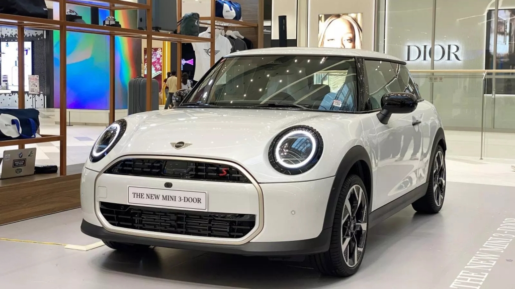 Cập nhật bảng giá ô tô Mini mới nhất tháng 8/2025