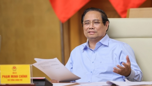 Thủ tướng chủ trì cuộc họp hoàn thiện hai Nghị quyết đột phá về y tế và giáo dục