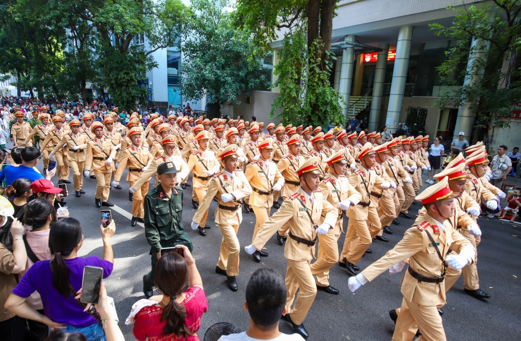 Diễu hành trong chương trình “Ngày hội vì Thủ đô bình yên”. Ảnh: Thanh Hải Diễu hành trong chương trình “Ngày hội vì Thủ đô bình yên”. Ảnh: Thanh Hải