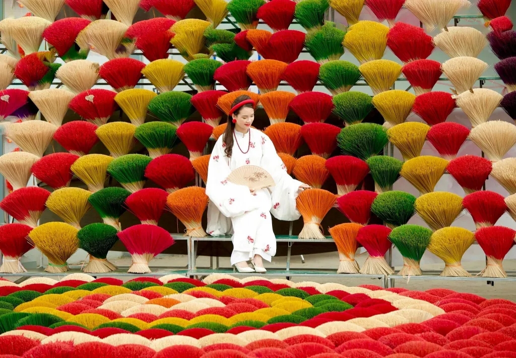 Làng hương Quảng Phú Cầu - điểm du lịch làng nghề hấp dẫn.