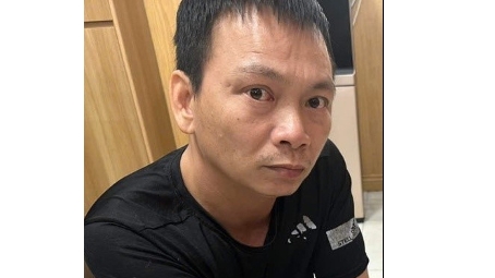 Bí mật của nam thanh niên đang vận chuyển một thùng xốp