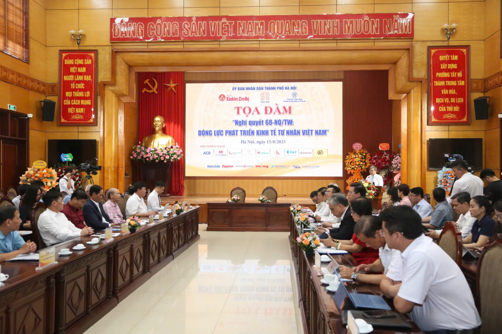 Quang cảnh Toạ đàm. Ảnh: Phạm Hùng.