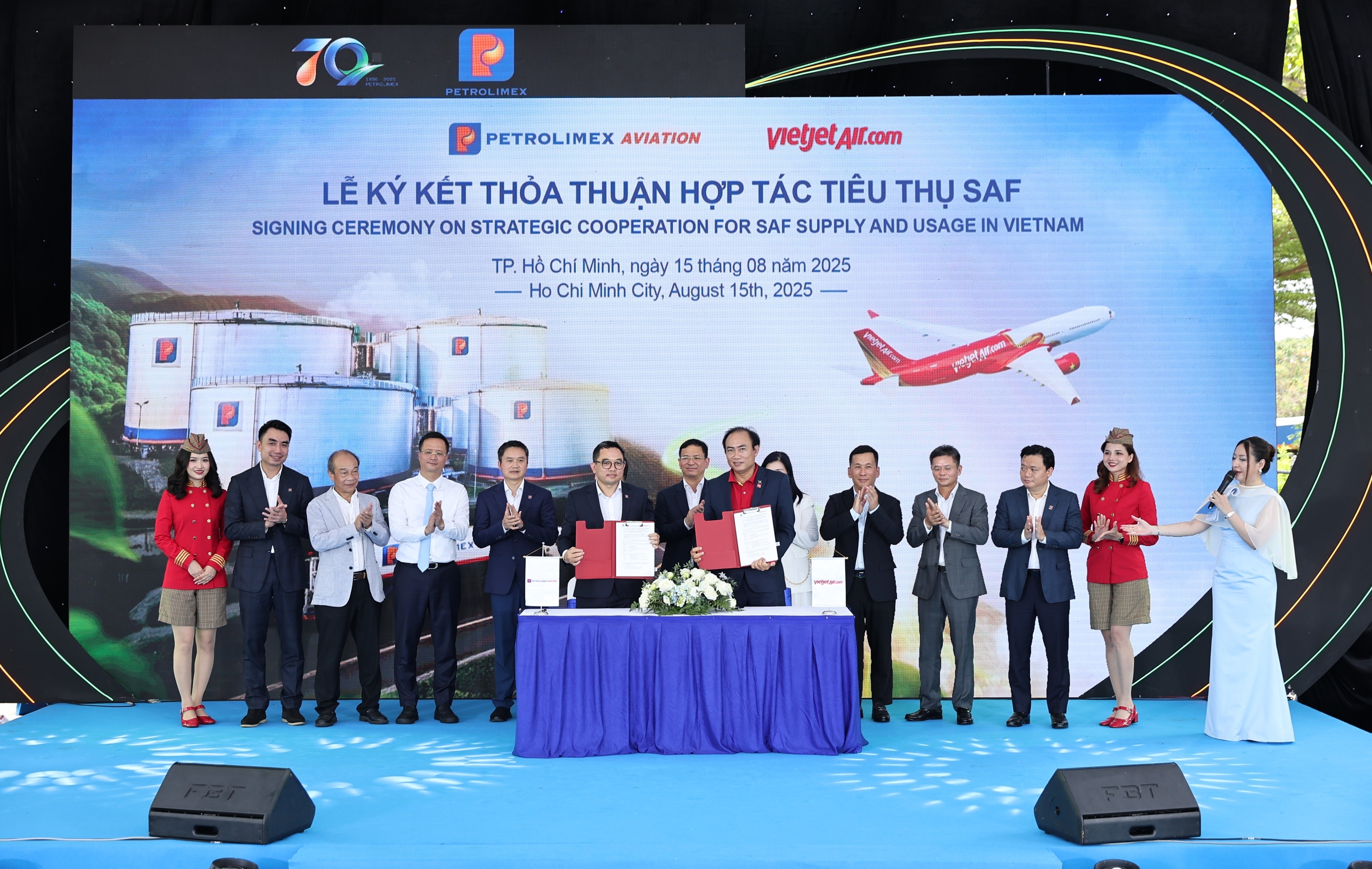 Petrolimex ra mắt Nhiên liệu hàng không bền vững