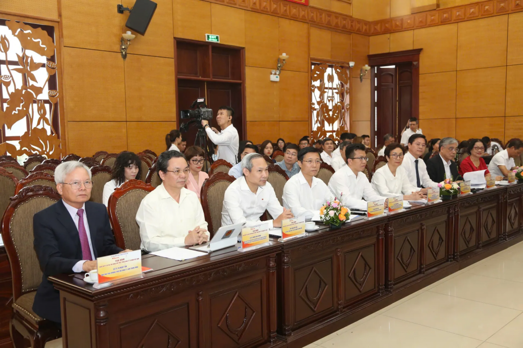 Các đại biểu tham dự Toạ đàm. Ảnh: Phạm Hùng.