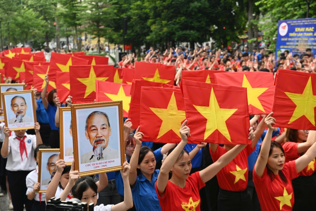 500 đoàn viên, thanh niên Hà Nội tham gia Lễ chào cờ “Tôi yêu Tổ quốc tôi”