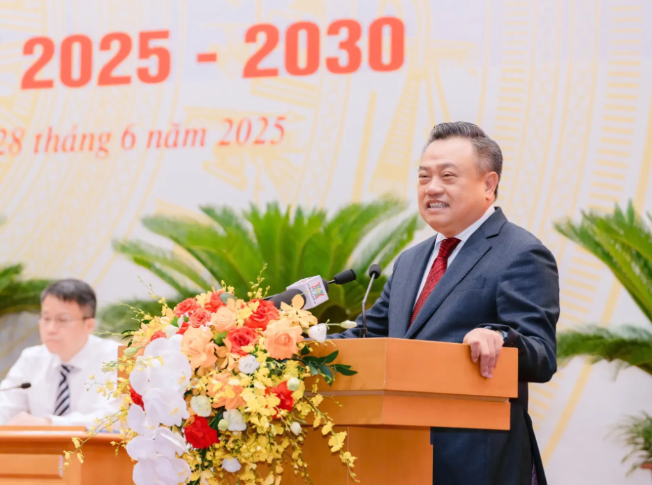 Ủy viên Trung ương Đảng, Phó Bí thư Thành ủy, Bí thư Đảng ủy UBND TP, Chủ tịch UBND TP Hà Nội Trần Sỹ Thanh phát biểu chỉ đạo Đại hội đại biểu Đảng bộ cơ quan Văn phòng UBND TP Hà Nội.