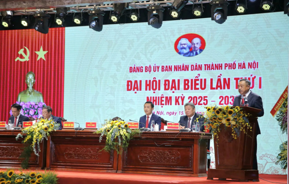 Theo Bí thư Đảng ủy UBND TP, Chủ tịch UBND TP Hà Nội, Đảng bộ UBND TP Hà Nội không ngừng nâng cao vai trò lãnh đạo, khẳng định là hạt nhân chính trị, xây dựng chính quyền tinh gọn, hiệu năng, hiệu lực, hiệu quả.