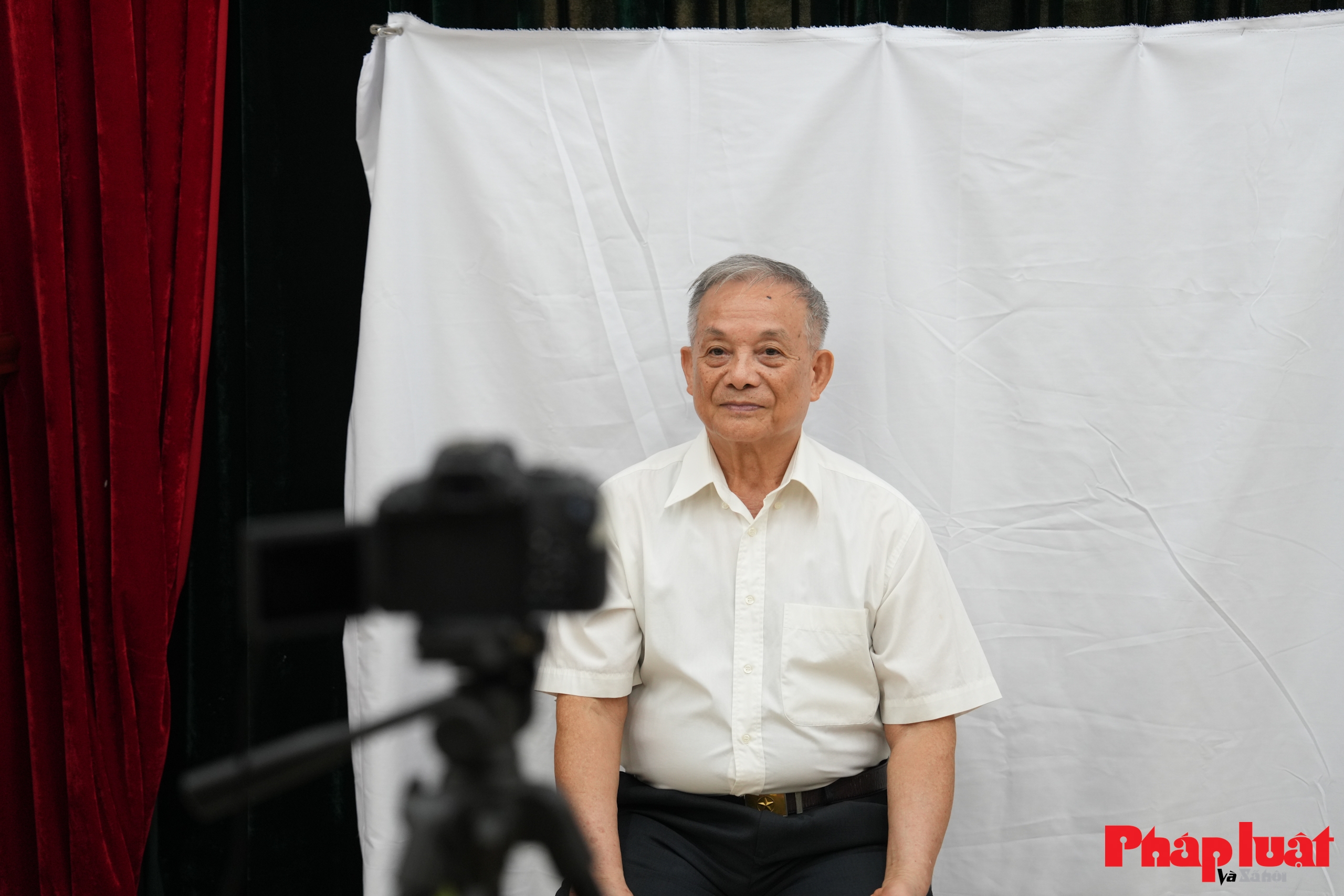 Phường Hoàn Kiếm “vượt nắng – thắng mưa” hoàn thành tiến độ cấp đổi thẻ đảng viên