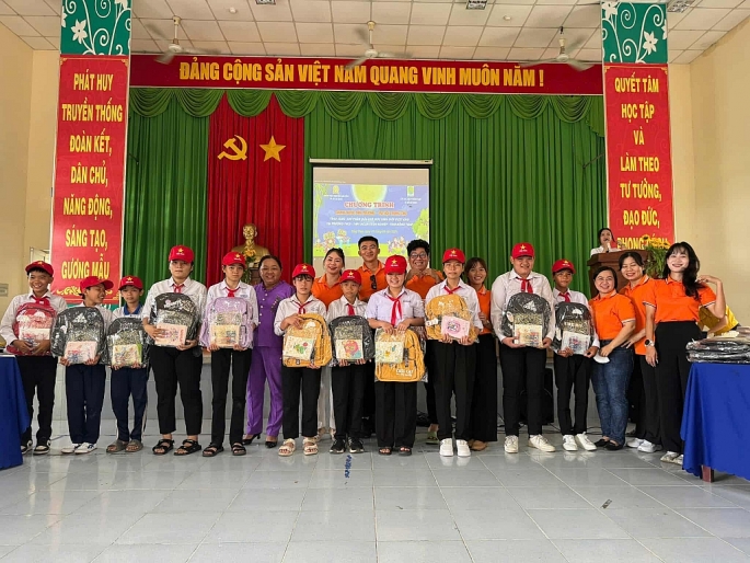  mang theo niềm vui và hy vọng, Ảnh: VD