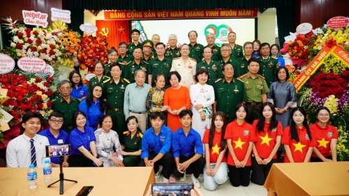 Hành trình 20 năm từ trang nhật ký “Mãi mãi tuổi 20” đến nhịp cầu tri ân