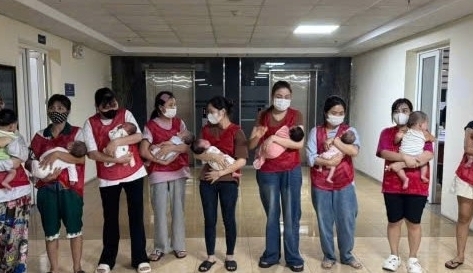 Mang thai hộ vì mục đích nhân đạo: giấy tờ không thay thế được trách nhiệm