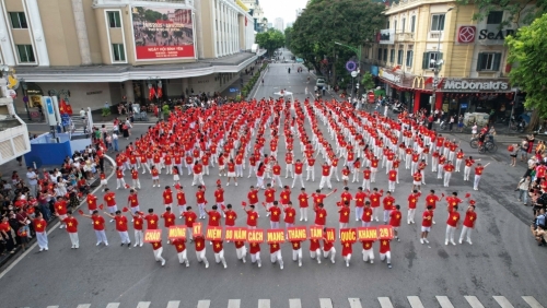 800 học sinh Thủ đô đồng diễn sôi động trong “Ngày hội bình yên”