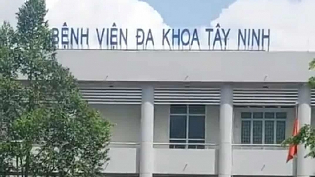 Bé trai tử vong trên đường chuyển tuyến, Bộ Y tế yêu cầu Bệnh viện Tây Ninh giải trình