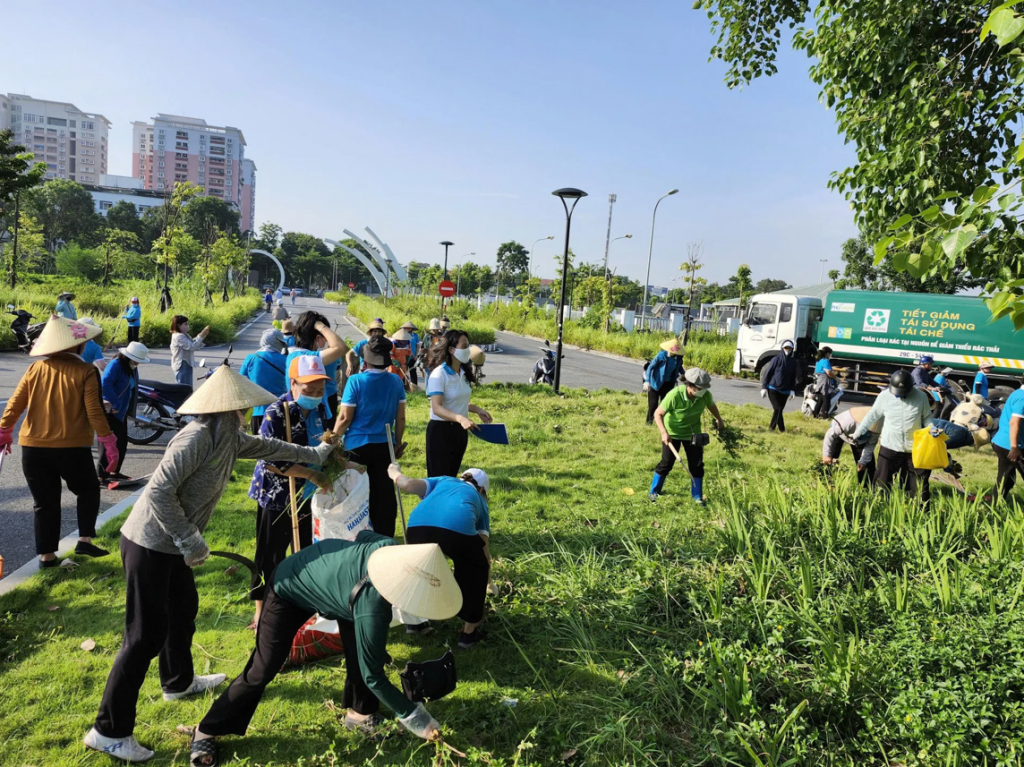 Trên cơ sở quy định của Luật, HĐND TP Hà Nội đã thông qua Nghị quyết 34/2024/NQ-HĐND về phân vùng môi trường. Đây là văn bản cụ thể hóa cơ chế phân vùng, tạo cơ sở pháp lý để các cơ quan quản lý triển khai trên thực tế. Ảnh: Nguyễn Bình