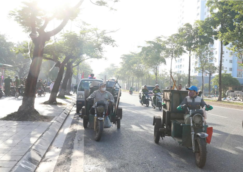 quy trình điều chỉnh phân vùng môi trường được quy định chặt chẽ, gồm các bước: rà soát, lập hồ sơ, thẩm định, phê duyệt và rà soát lại. Sở Nông nghiệp và Môi trường (sau khi được đổi tên từ Sở Tài nguyên và Môi trường) sẽ là cơ quan chủ trì, phối hợp với các sở ngành, quận huyện. Hội đồng thẩm định có ít nhất bảy thành viên, gồm đại diện các cơ quan chuyên môn và chuyên gia. Ảnh: M.D