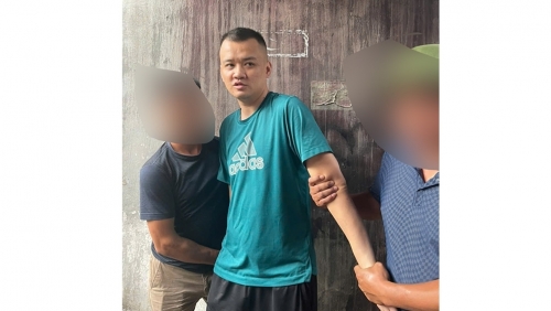 Bắt kẻ cướp giật tài sản tại tiệm vàng, liều lĩnh chống trả khi bị truy bắt