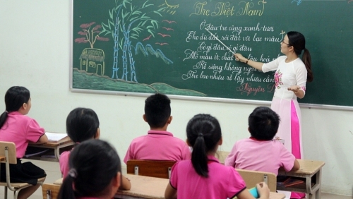 Năm học 2025-2026: những khoản phụ huynh vẫn cần đóng khi miễn học phí