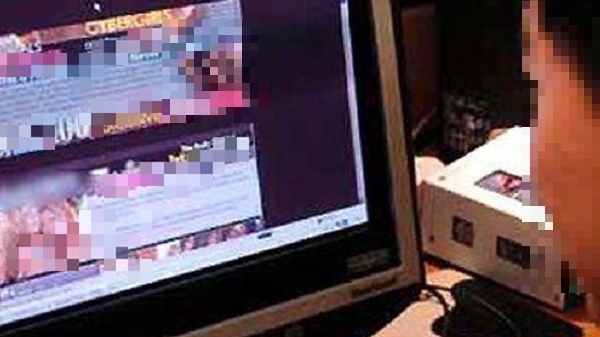 Người đàn ông ở Hà Nội mất gần 2 tỷ đồng sau khi truy cập web “đen”