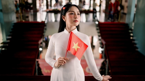 Ca sĩ Duyên Quỳnh: Viết tiếp câu chuyện tình yêu âm nhạc