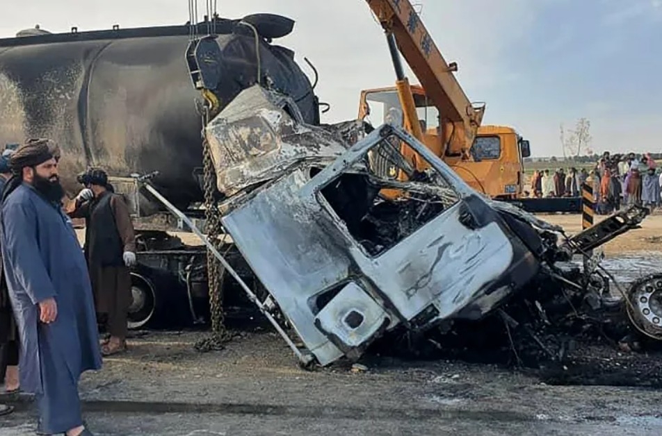 Tai nạn giao thông liên hoàn khiến hơn 50 người thiệt mạng