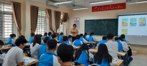 Đưa tiếng Anh thành ngôn ngữ thứ hai trong trường học là nhiệm vụ bắt buộc phải làm