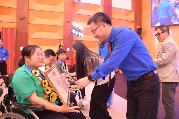 “Tỏa sáng Nghị lực Việt” 2025: vinh danh 25 gương thanh niên khuyết tật tiêu biểu vượt qua nghịch cảnh