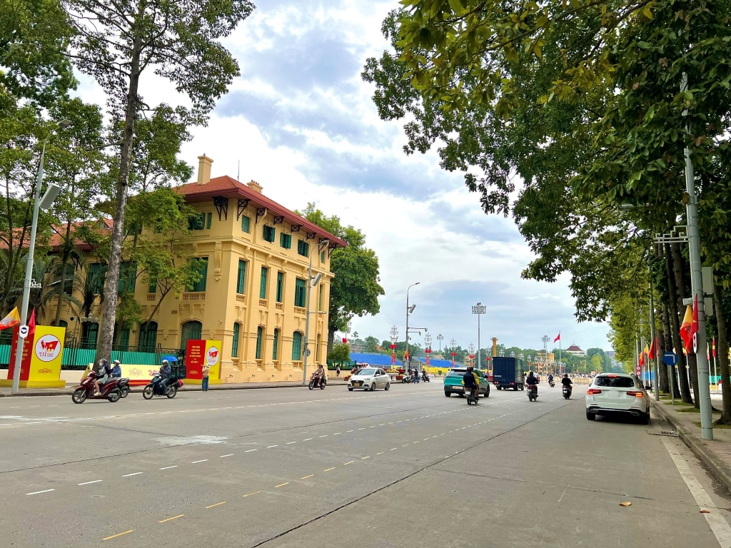 Dự báo thời tiết 21/8: Bắc Bộ ngày nắng gián đoạn; Trung Bộ, Nam Bộ có mưa rải rác.