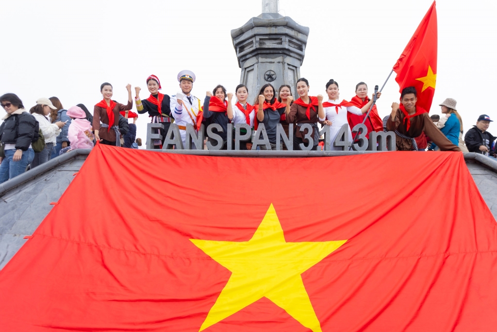 Từ Hà Nội đi đâu dịp lễ 2/9: gợi ý 3 hành trình lên rừng xuống biển Từ Hà Nội đi đâu dịp lễ 2/9: gợi ý 3 hành trình lên rừng xuống biển