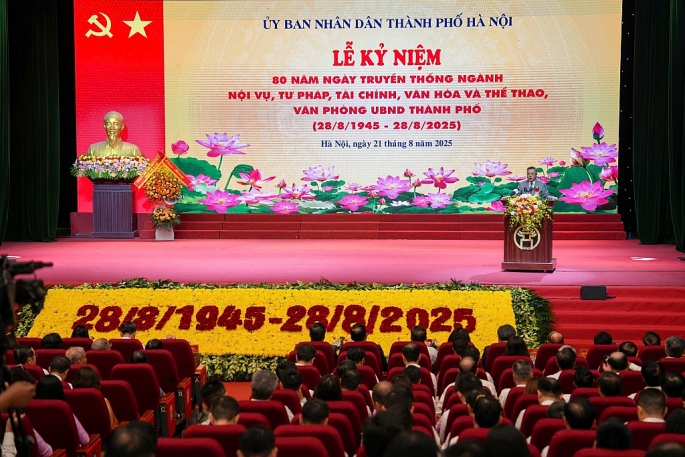 Sở Nội vụ Hà Nội đón nhận Huân chương Lao động hạng Nhất