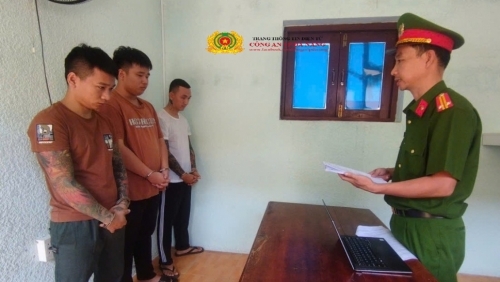 Bắt 3 kẻ khống chế đôi nam nữ lên xe ô tô lúc rạng sáng