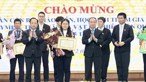5 học sinh Hà Nội dự thi Olympic thiên văn và vật lý thiên văn quốc tế đều đoạt huy chương
