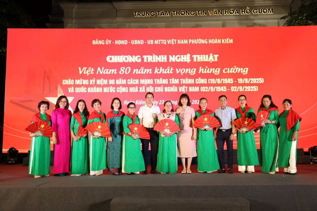 Hoàn Kiếm: chương trình nghệ thuật “Việt Nam 80 năm khát vọng hùng cường”