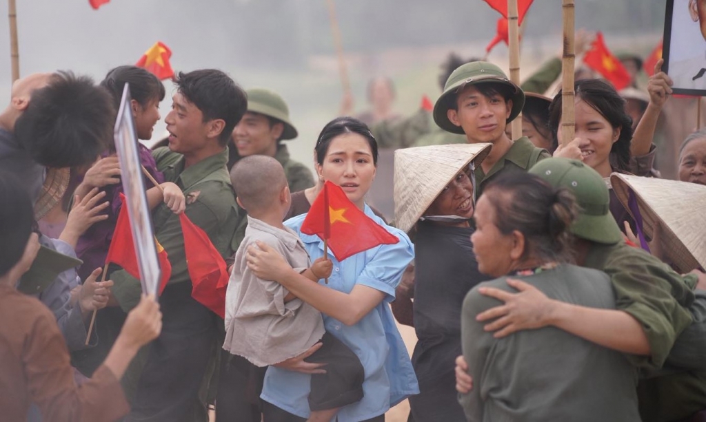 Hòa Minzy thẳng thắn đáp trả antifan khi so sánh với ca sĩ Mỹ Tâm