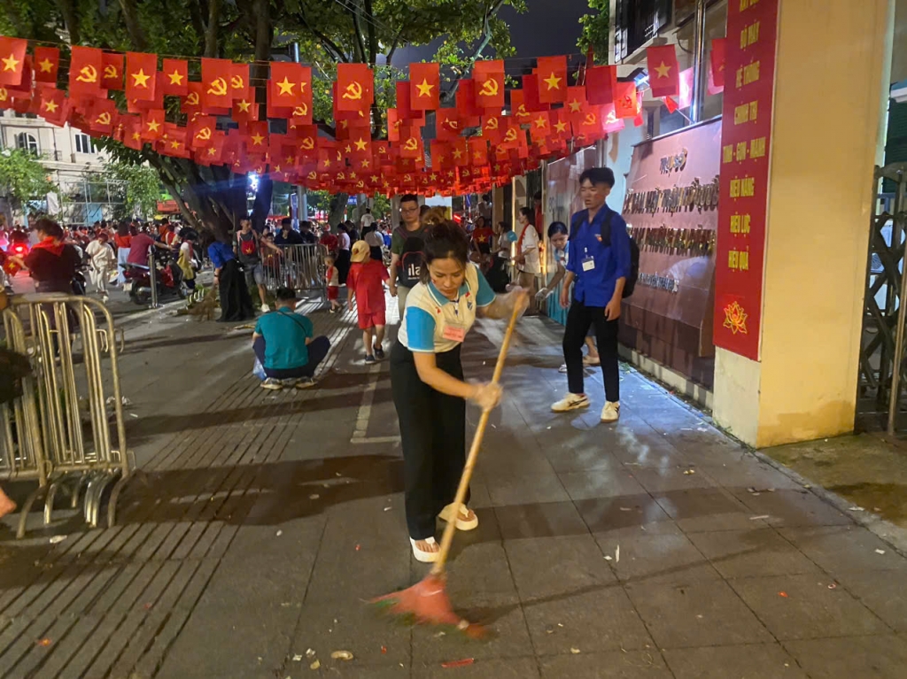 Phụ nữ Ba Đình tô điểm nét thanh lịch, trọng khách tại Đại lễ A80