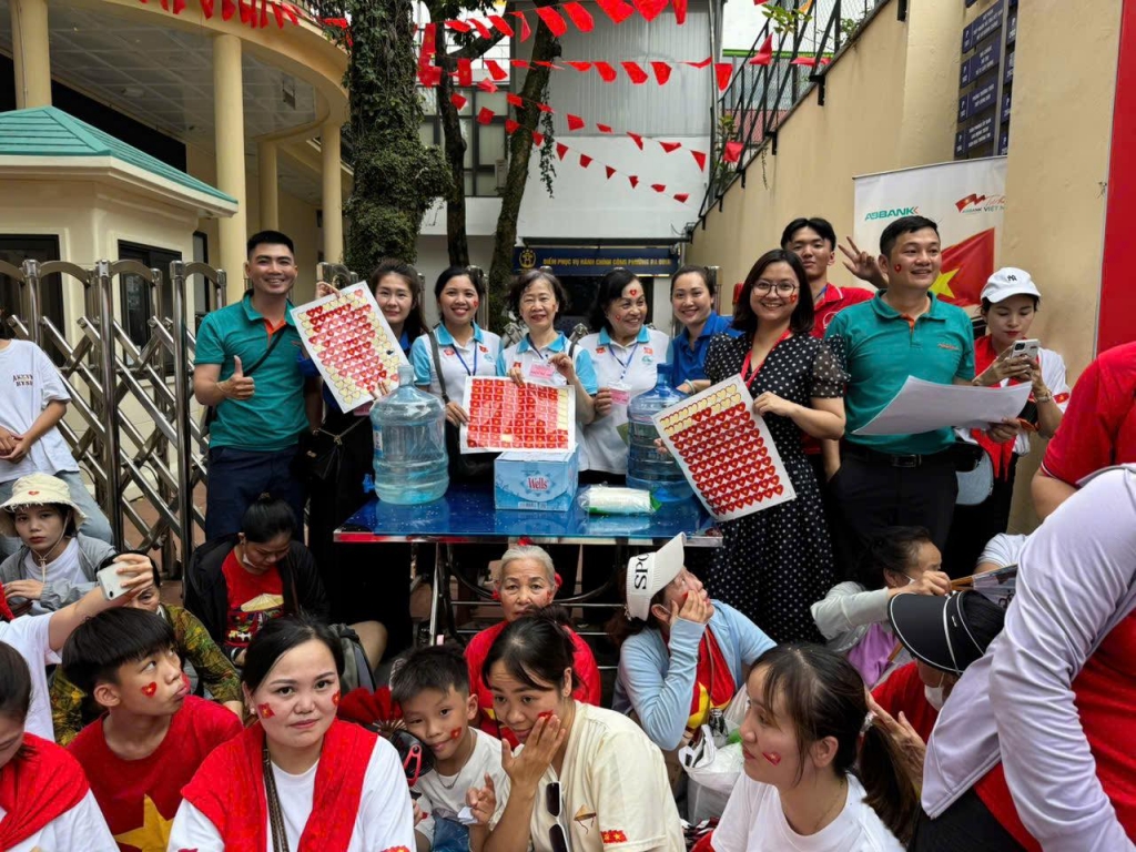 Phụ nữ Ba Đình tô điểm nét thanh lịch, trọng khách tại Đại lễ A80