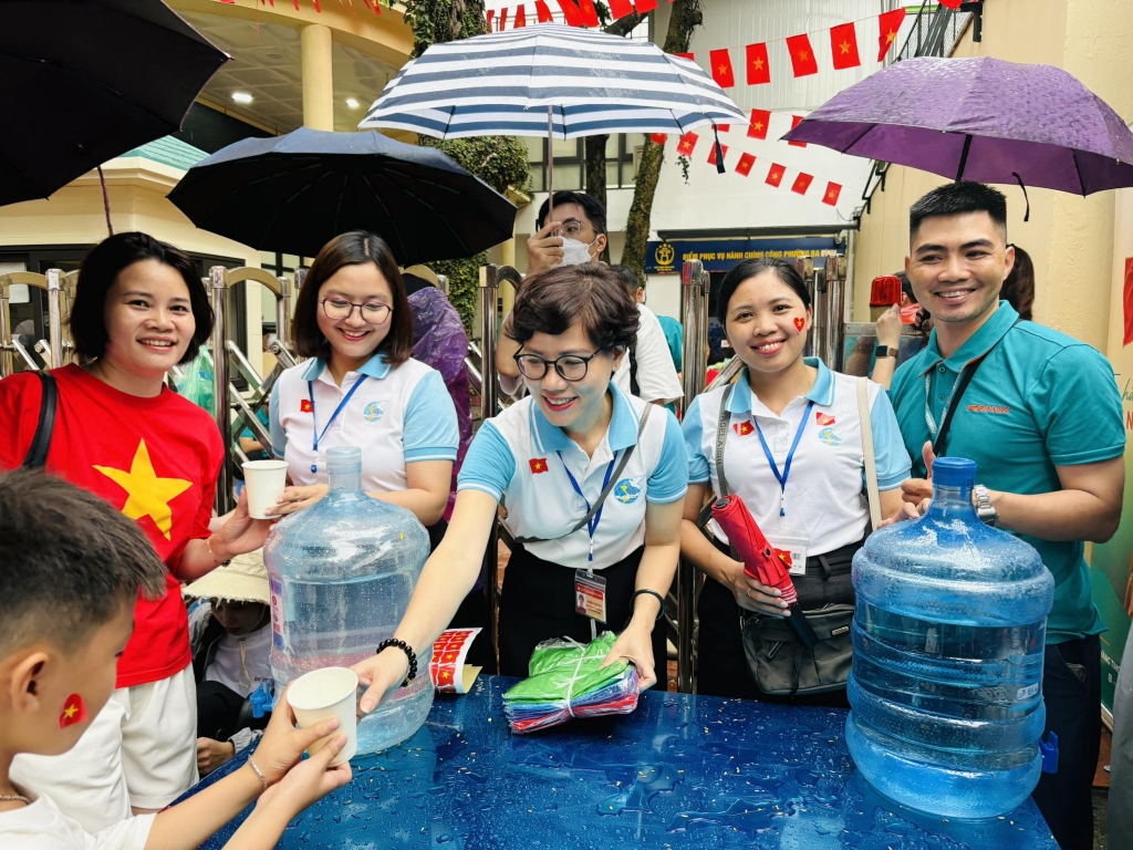 Phụ nữ Ba Đình tô điểm nét thanh lịch, trọng khách tại Đại lễ A80