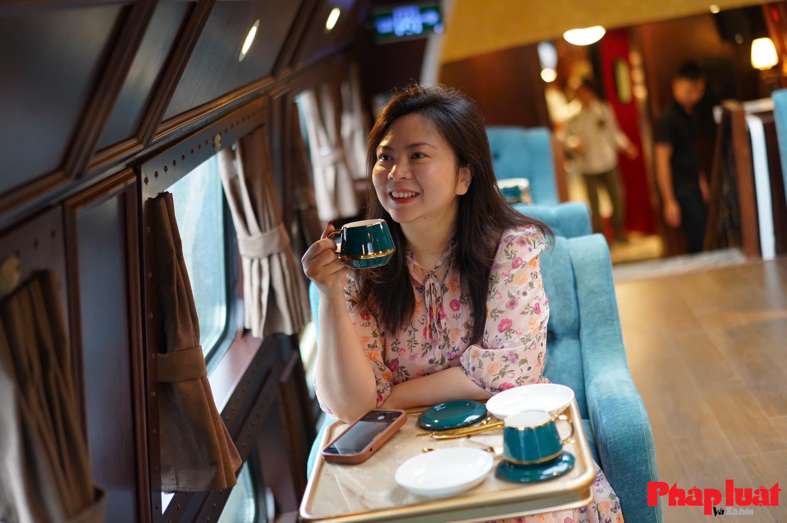 Đi tàu du lịch “Hà Nội 5 cửa ô”, trải nghiệm văn hóa, công nghệ và di sản Thăng Long