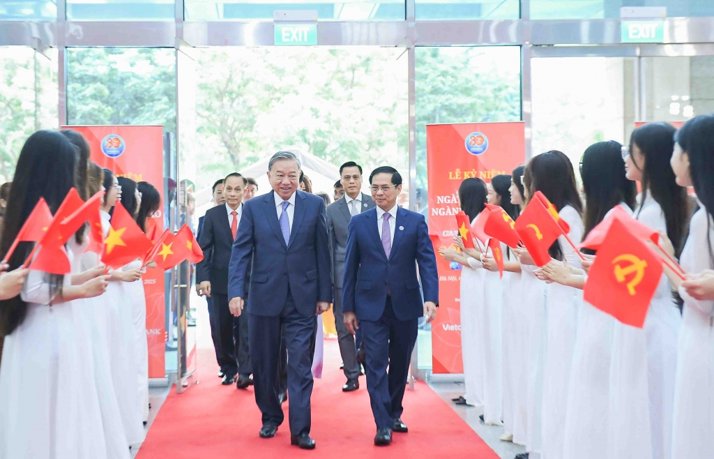 Ngành Ngoại giao kỷ niệm 80 năm thành lập và đón nhận Huân chương lao động hạng Nhất