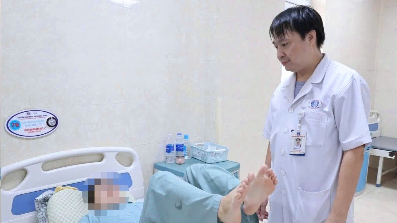 Tưởng rối loạn tiền đình, hóa ra bệnh hiếm có thể gây mù lòa, liệt chi