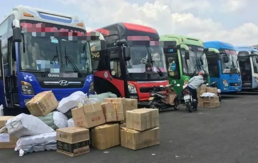 Việc gửi hàng hoá qua xe khách vận chuyển không ít rủi ro. Ảnh minh hoạ Việc gửi hàng hoá qua xe khách vận chuyển không ít rủi ro. Ảnh minh hoạ