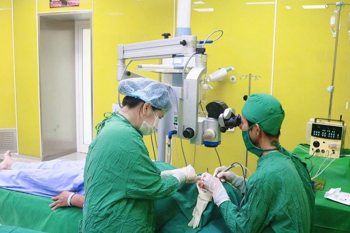 Phẫu thuật thành công ca chấn thương mắt phức tạp ngay tại tuyến cơ sở