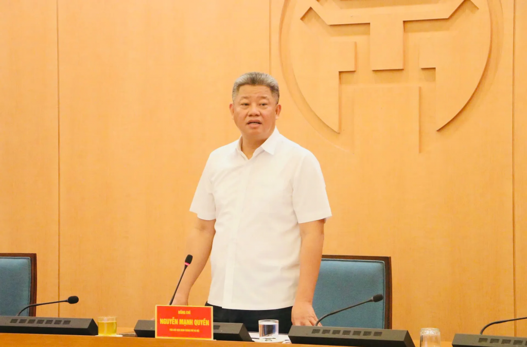 Phó Chủ tịch UBND TP Hà Nội Nguyễn Mạnh Quyền phát biểu kết luận cuộc họp
