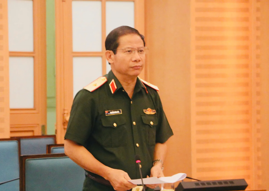 Thiếu tướng Nguyễn Đình Lưu - Phó Tư lệnh Bộ Tư lệnh Thủ đô phát biểu tại cuộc họp