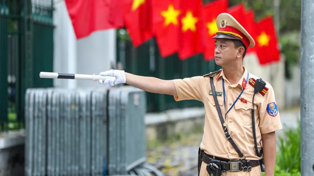 Phân luồng giao thông phục vụ Triển lãm thành tựu kinh tế - xã hội nhân kỷ niệm 80 năm Ngày Quốc khánh