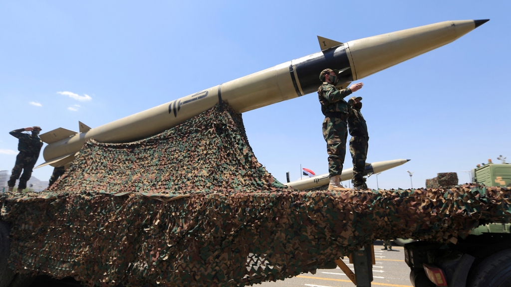 Houthi phóng tên lửa siêu vượt âm tấn công Israel