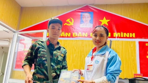 Nữ cán bộ cơ sở “trực chiến” tuyến “hậu phương”