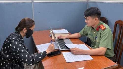 Xử phạt người phụ nữ đăng tải thông tin sai sự thật về Cảnh sát giao thông